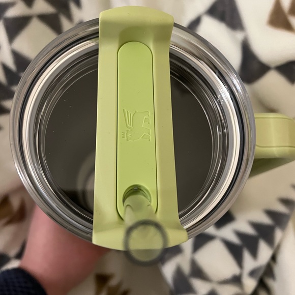 Stanley 40 oz Stainless Steel H2.0 FlowState Quencher Tumbler in Citron Tie Dye - Picture 3 of 11